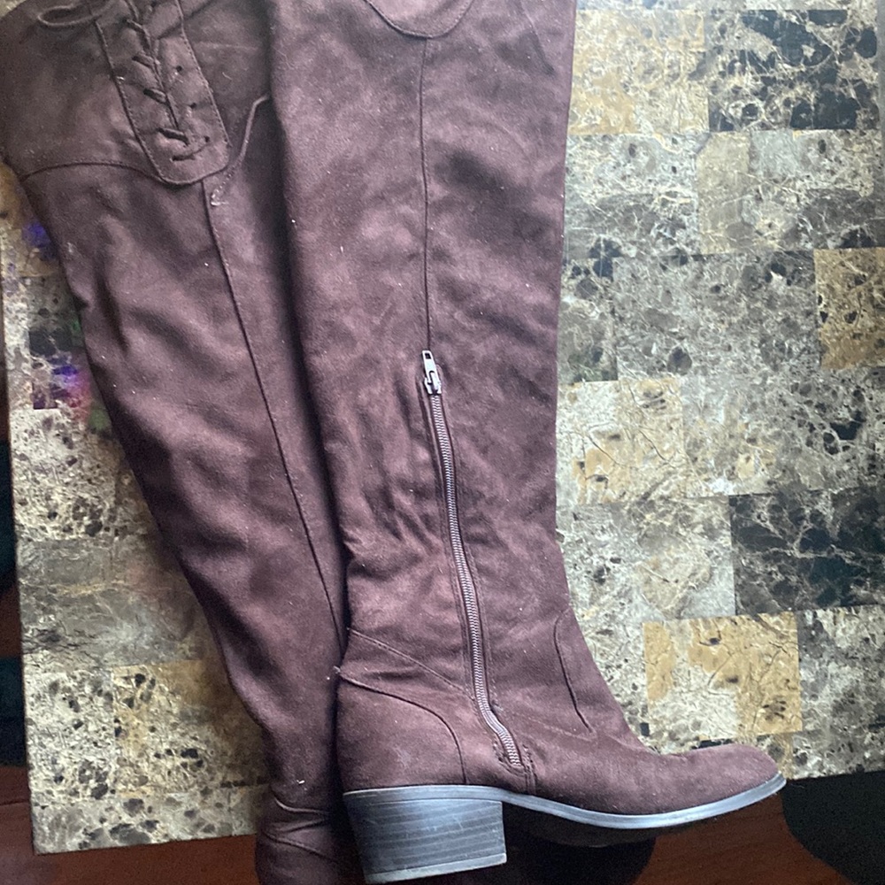 Size 7.5 women’s knee high boots